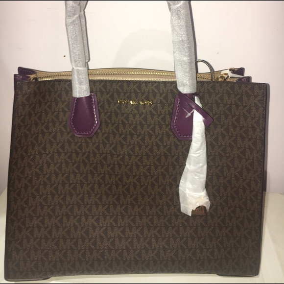 Michael Kors Handbag - Purse - Picture 3 of 4